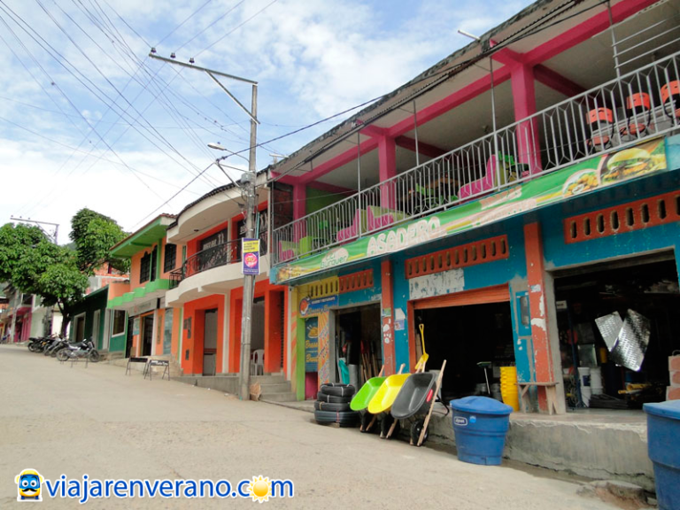 Santa María (Huila) pueblo con atractivos naturales.