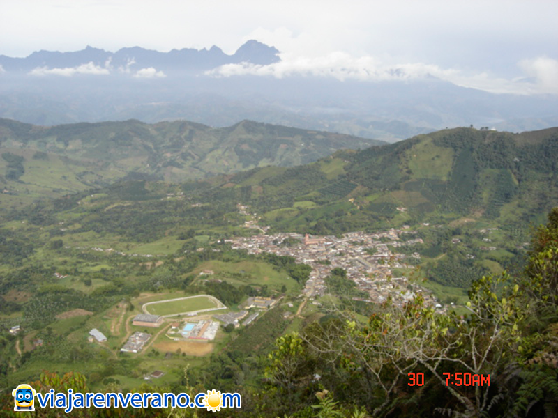 Vista del pueblo, desde lo alto.