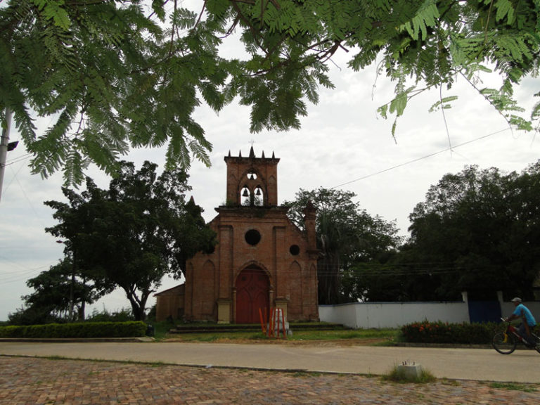 Ricaurte un pueblo de clima cálido y amplios espacios públicos.