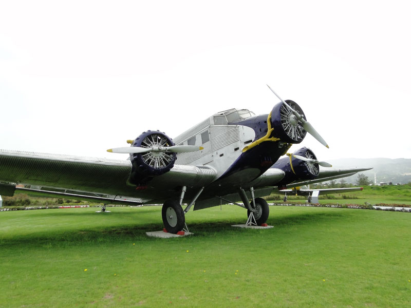 Trimotor único en el mundo. 