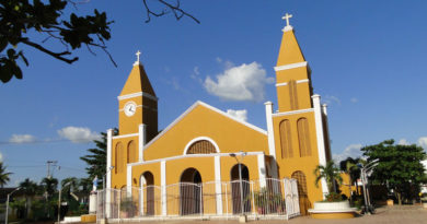 Fachada de la iglesia.